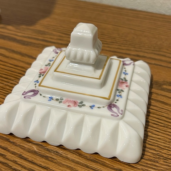 Waterford Milk Glass Candy Dish With Floral Design - Picture 9 of 12